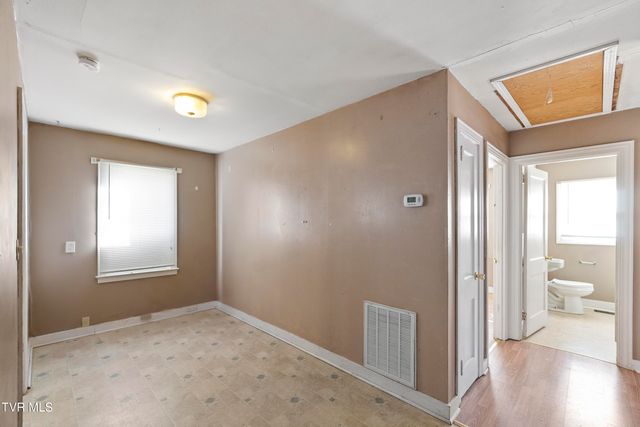 1111 Forest Street, Greeneville, TN 37743