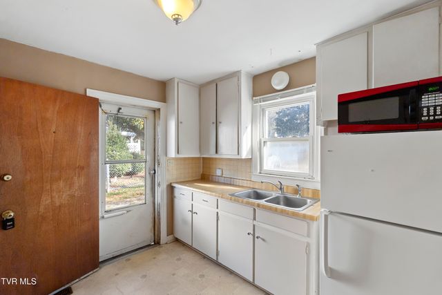 1111 Forest Street, Greeneville, TN 37743