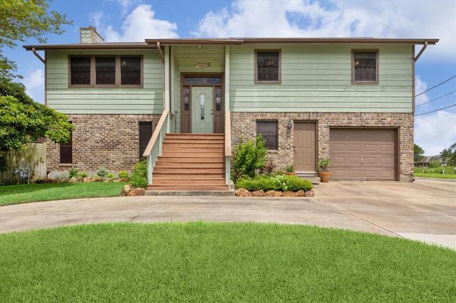 3610 17th Street N, Texas City, TX 77590