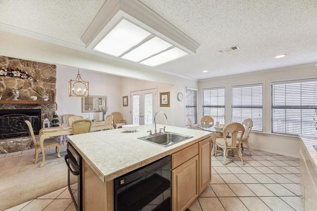 3610 17th Street N, Texas City, TX 77590