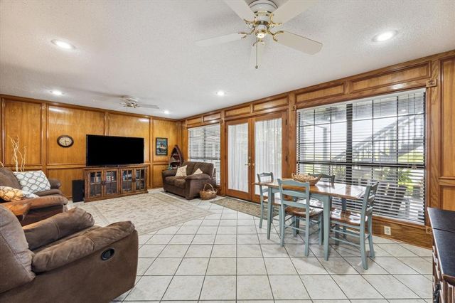 3610 17th Street N, Texas City, TX 77590