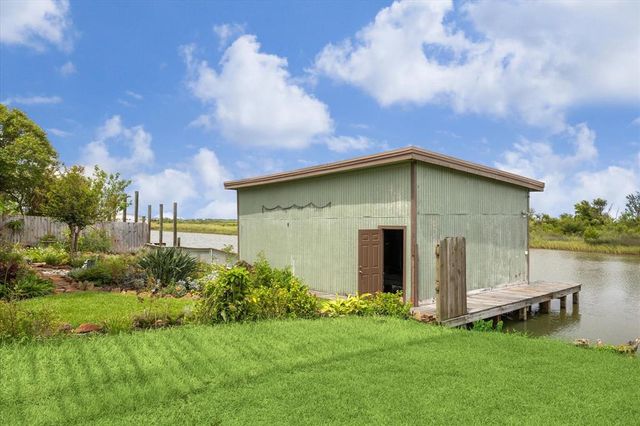 3610 17th Street N, Texas City, TX 77590