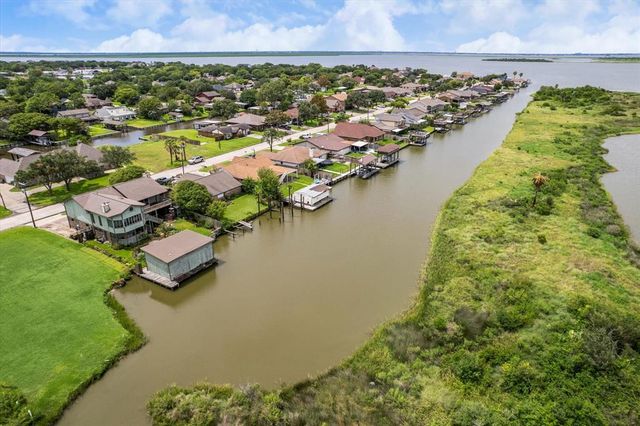 3610 17th Street N, Texas City, TX 77590