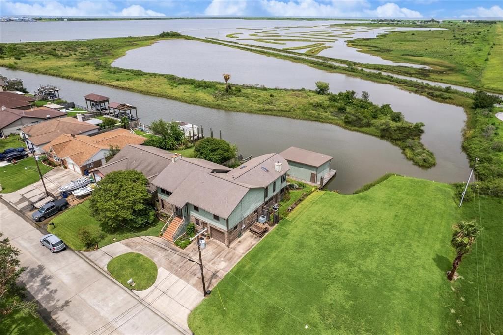 3610 17th Street N, Texas City, TX 77590