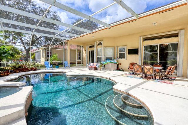 2845 Fairways Dr, Homestead, FL 33035