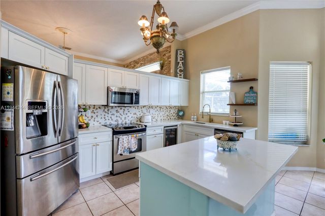 2845 Fairways Dr, Homestead, FL 33035