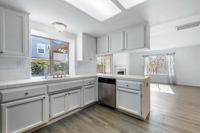 7396 N Price Avenue, Fresno, CA 93720