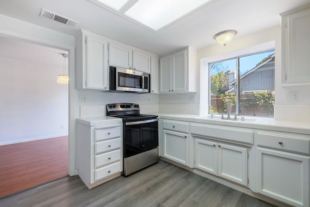 7396 N Price Avenue, Fresno, CA 93720