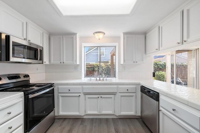 7396 N Price Avenue, Fresno, CA 93720