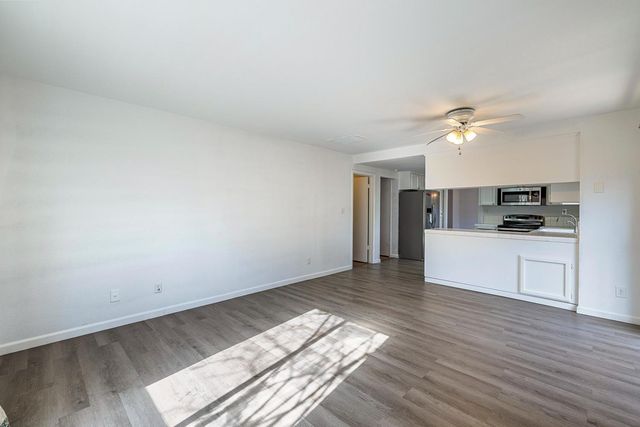 7396 N Price Avenue, Fresno, CA 93720