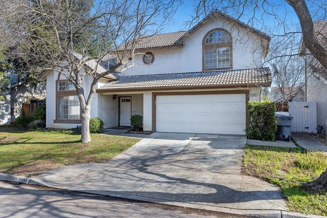 7396 N Price Avenue, Fresno, CA 93720