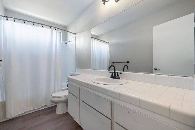 7396 N Price Avenue, Fresno, CA 93720