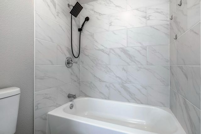 7396 N Price Avenue, Fresno, CA 93720