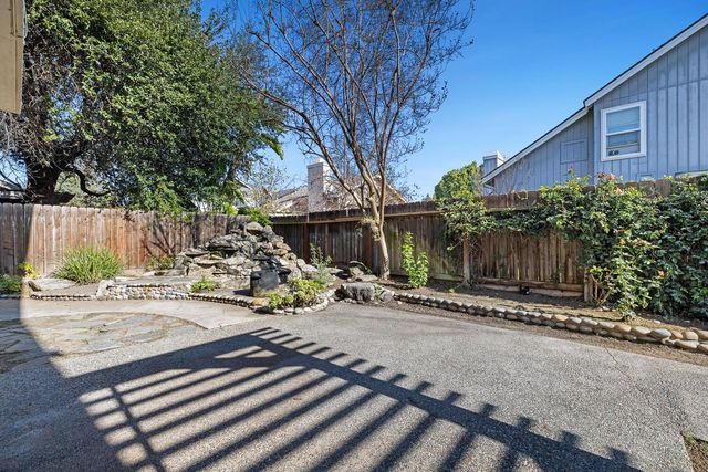 7396 N Price Avenue, Fresno, CA 93720