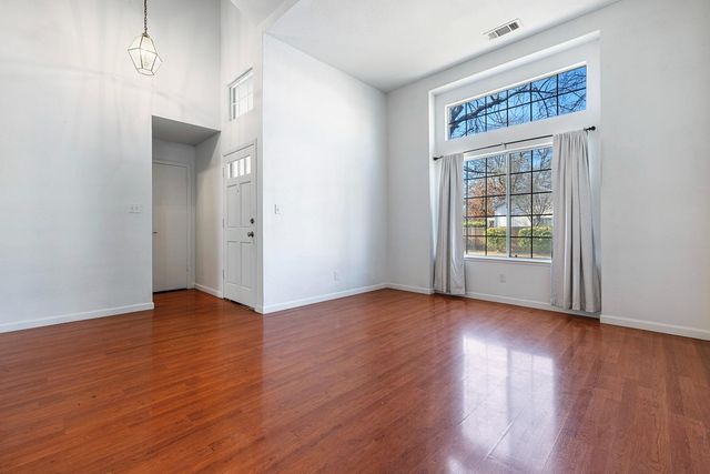 7396 N Price Avenue, Fresno, CA 93720