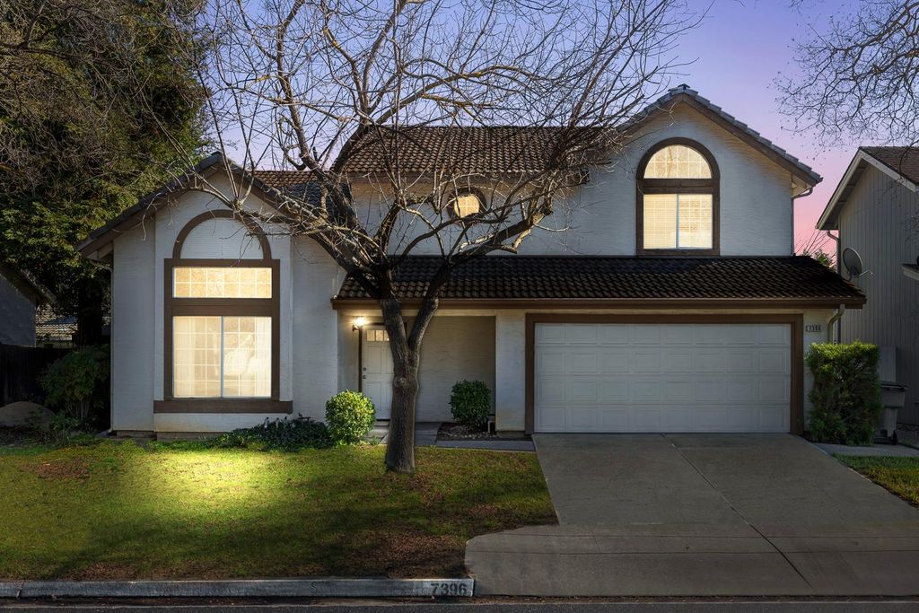 7396 N Price Avenue, Fresno, CA 93720