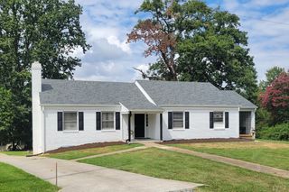 1002 Grand View Circle, Lynchburg, VA 24502