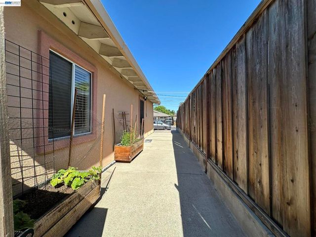 29 DELTA DR, Bay Point, CA 94565