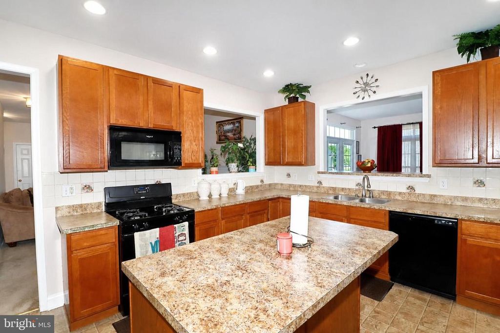 Image 15 of property listing at 529 GINN ST, Townsend, DE 19734