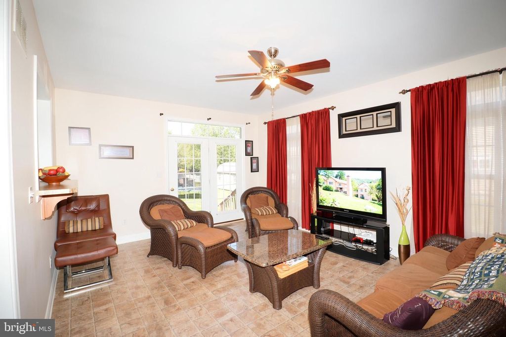 Image 19 of property listing at 529 GINN ST, Townsend, DE 19734