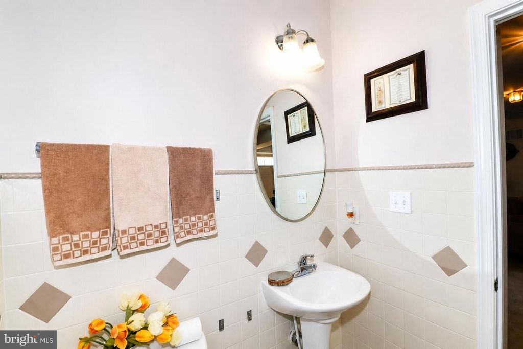 Image 9 of property listing at 529 GINN ST, Townsend, DE 19734