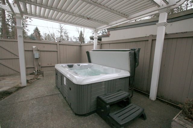 4223 S Perry St, Spokane, WA 99203