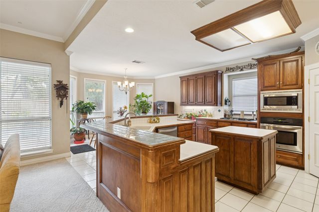 1625 Oak Creek Drive, Hurst, TX 76054