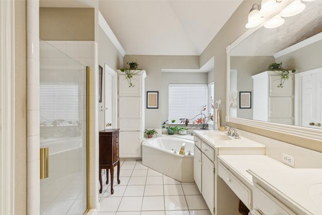 1625 Oak Creek Drive, Hurst, TX 76054