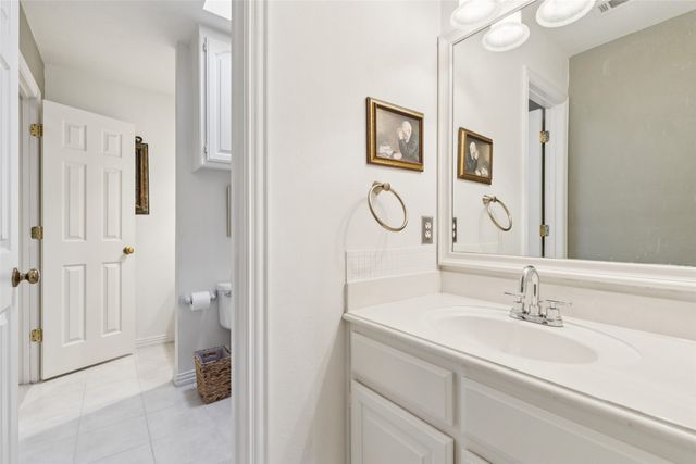 1625 Oak Creek Drive, Hurst, TX 76054