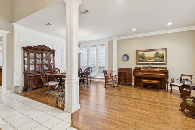 1625 Oak Creek Drive, Hurst, TX 76054