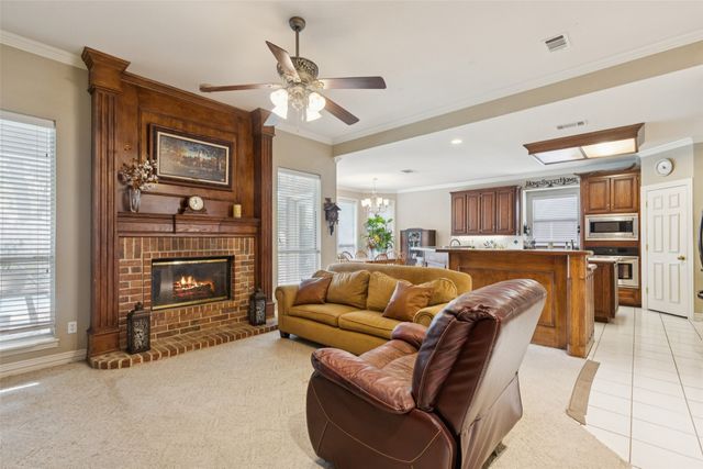 1625 Oak Creek Drive, Hurst, TX 76054