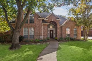1625 Oak Creek Drive, Hurst, TX 76054