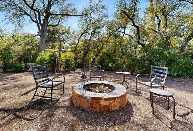 15711 La Hacienda DR, Austin, TX 78734