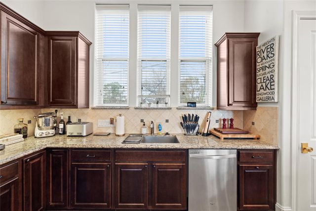 8928 Lakeshore Bend Drive, Houston, TX 77080