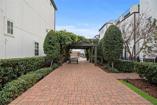 8928 Lakeshore Bend Drive, Houston, TX 77080