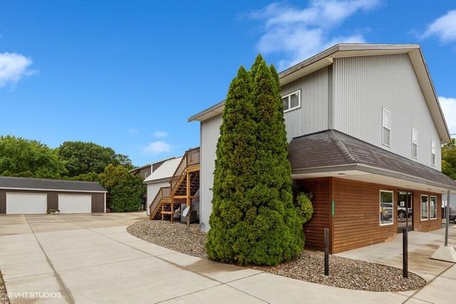 15320 Three Oaks Road, Chikaming Twp, MI 49128