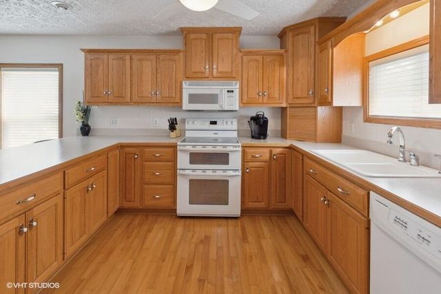 15320 Three Oaks Road, Chikaming Twp, MI 49128