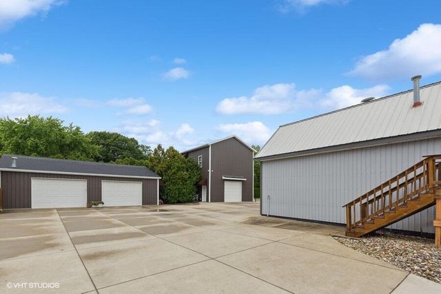 15320 Three Oaks Road, Chikaming Twp, MI 49128