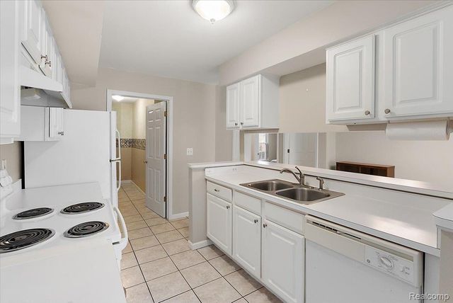55093 Westchester Drive 45, Shelby Charter Township, MI 48316