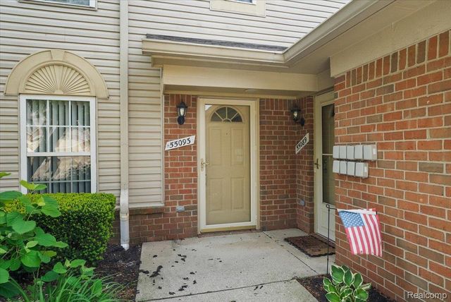 55093 Westchester Drive 45, Shelby Charter Township, MI 48316