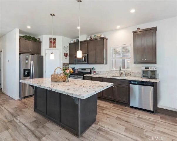 1445 W Florida 75, Hemet, CA 92543