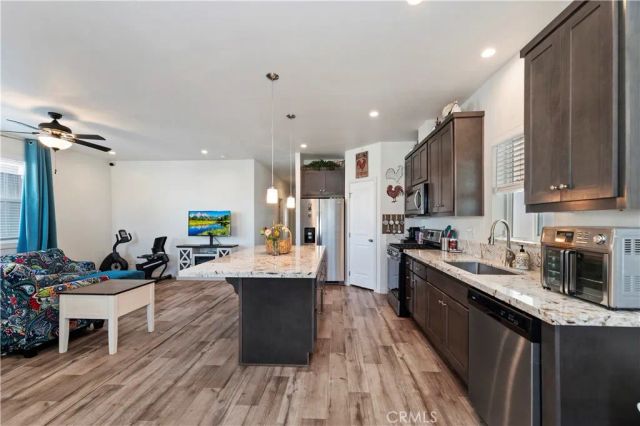 1445 W Florida 75, Hemet, CA 92543