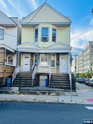 195 Tonnelle, Jersey City, NJ 07306