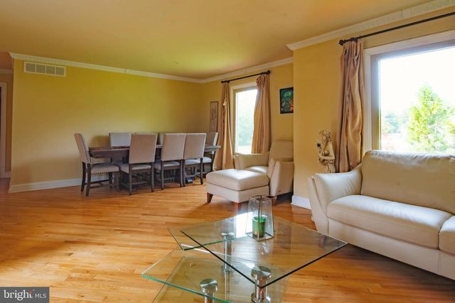 630 WHITE ASH, Langhorne, PA 19047