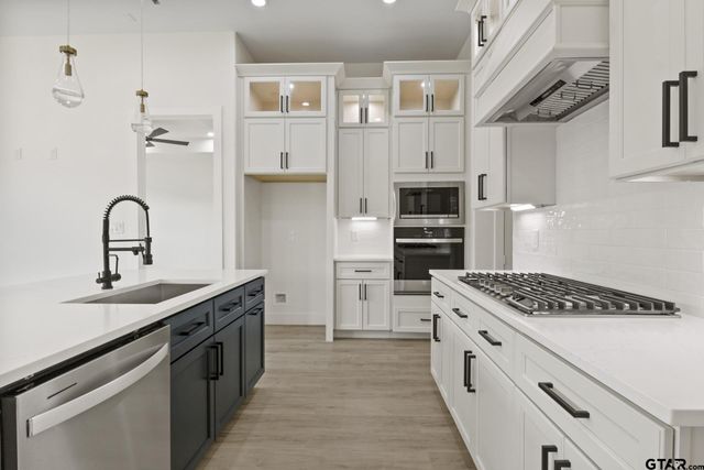 1010 Stone Wall, Mt Pleasant, TX 75456