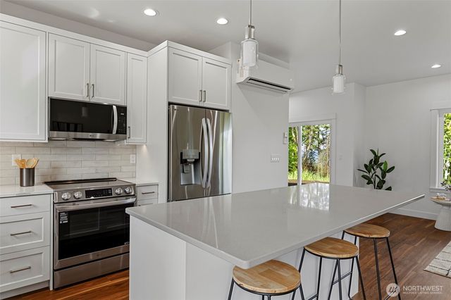 4982 Highland Drive, Blaine, WA 98230