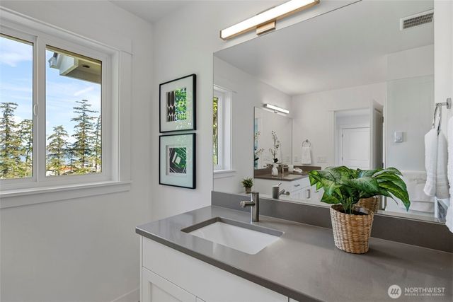 4982 Highland Drive, Blaine, WA 98230