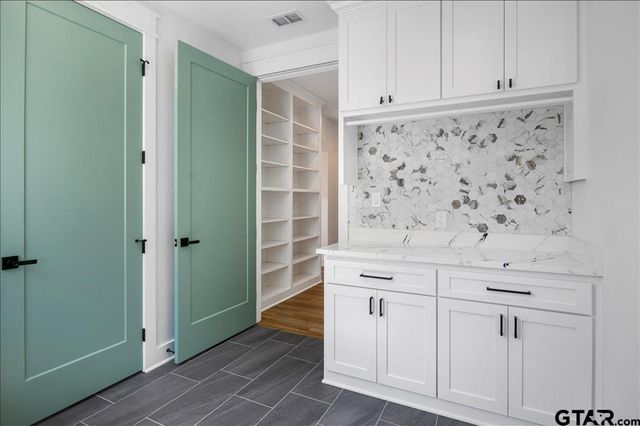 142 County Road 4119, Jacksonville, TX 75766