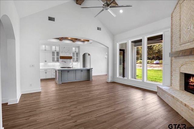 142 County Road 4119, Jacksonville, TX 75766