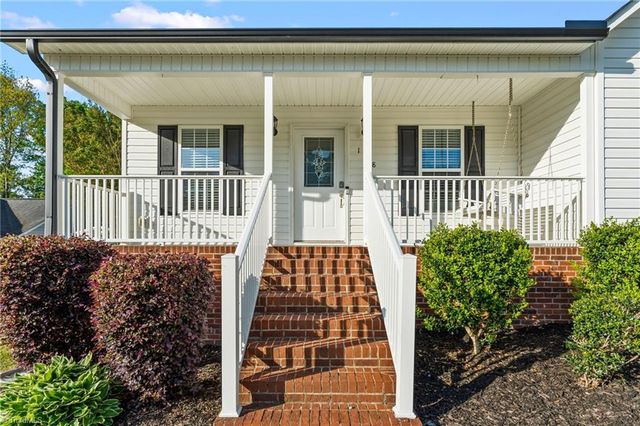 138 Cartridge Court, Thomasville, NC 27360